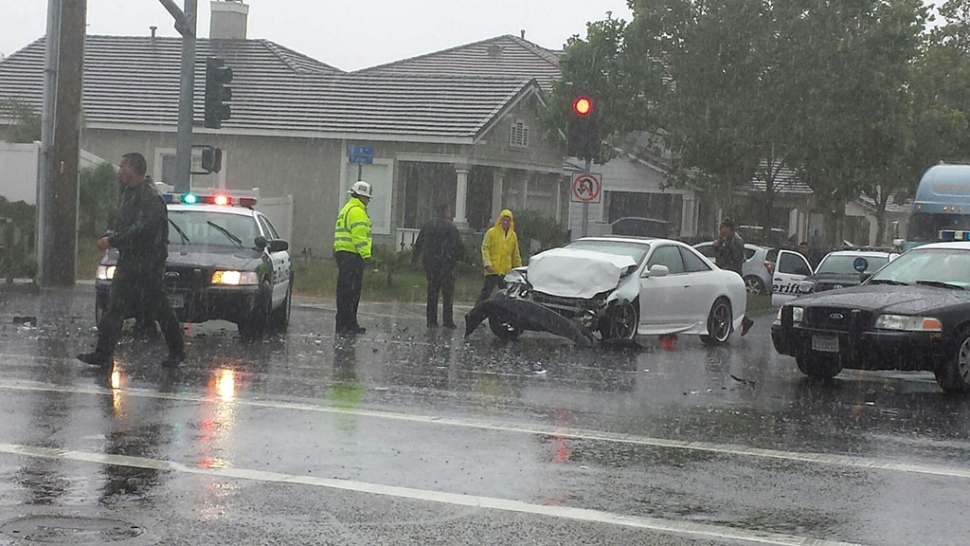 A southbound car ran the red stoplight at River and A Street, Thursday, May 14th at 3:50pm, broadsiding a
pickup truck. Traffic coming over Grimes Canyon was slowed for about an hour. No injuries were reported.