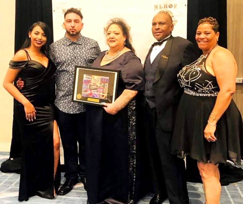 (l-r) Amber Montoya, Alexz Chessani, Sonia Chessani, NLHOF founders Darryl & Wanda Dixon.