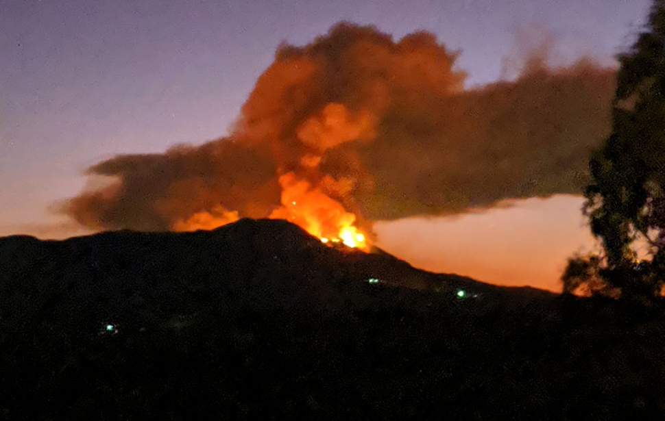 On Thursday, October 31st at about 6:15pm, smoke and flames could be seen to the south-west above South Mountain near Santa Paula, traveling downhill into Somis, and eventually threatening Santa Paula. The Maria Fire broke out near a Southern California Edison power line that had been re-energized less than 15 minutes before the fire ignited. As of Tuesday, November 5th, the fire had burned 9,999 acres and was at 95% containment.