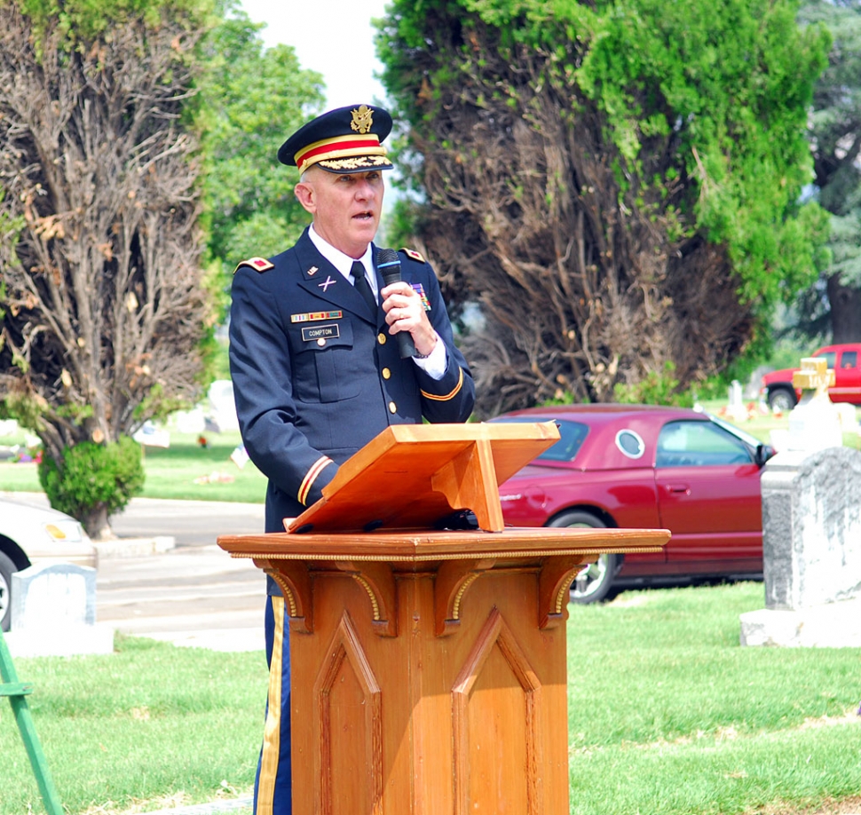 Our nation’s veterans were honored on Monday, May 25, at Bardsdale Cemetery in a ceremony with opening remarks from Supervisor Kathy Long. Presentation of Colors by Veterans of Foreign Wars, Fillmore Post No. 9637; Pledge of Allegiance by Scout Troop #406 and Cub Scout Troop #3400; Special Music by Bill Bartels and Pam Torres. The Memorial Day message was presented by Colonel George Compton, US Army, Retired. His military awards include the Silver Star, the Legion of Merit, the Defense Meritorious Service Medal, multiple Bronze Stars and the Air Medal and the Purple Honoring our Veterans Heart. Placing of Wreath by William Brunet; Placing of Bouquet by Gold Star Wives; Memorial Service by Rev. Bob Hammond, Dayspring Anglican Church; Reading of the Names of Those Who Died in the Service of our Country by VFW Commander Jim Rogers; Volly by Honor Guard, VFW; Taps by Bob Thompson. The cemetery board gives special thanks to Boy Scout Troop 406 and Cub Scout Troop 3400 for placing the flags, and the Sespe 4-H for collecting the flags.