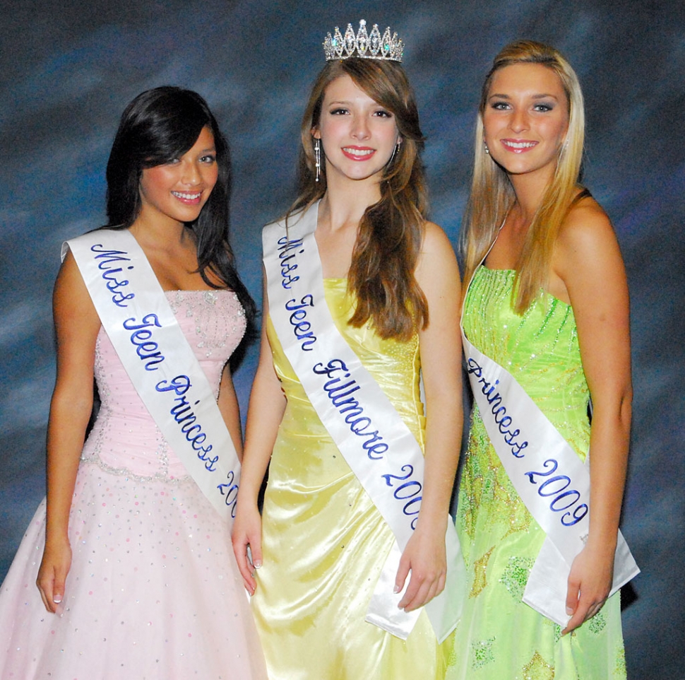 Pictured above are (center) 2009 Miss Teen Fillmore Roxy Neal, (right) 1st Princess Chloe Kelloer, and (left) 2nd Princess Julia Valenzuela.