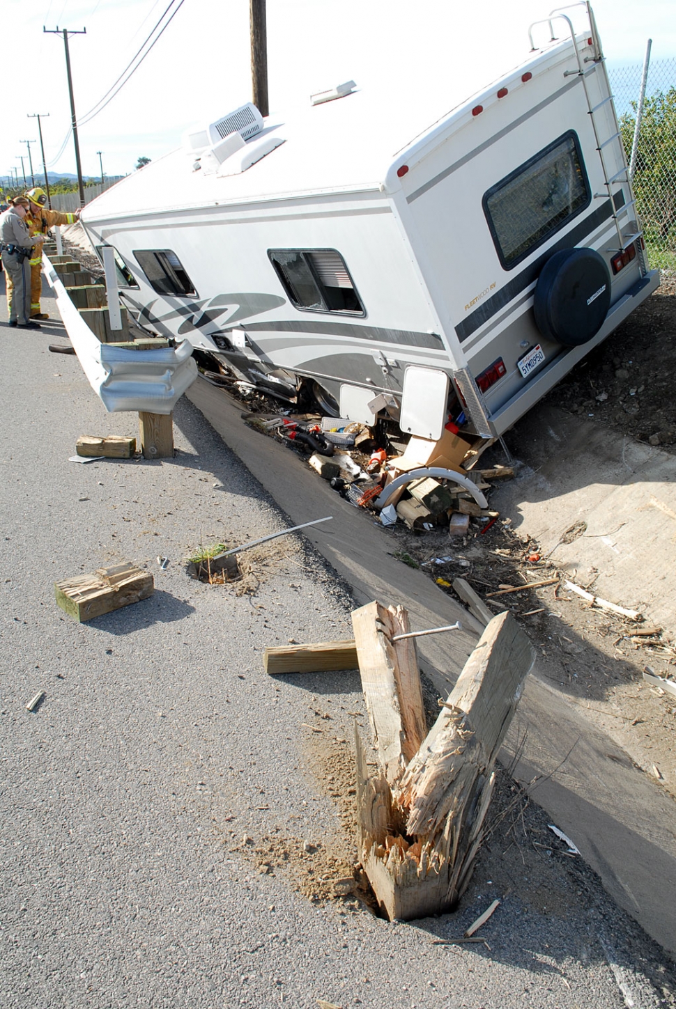 At approximately 2:00 pm on Thursday January 13th, a motorhome collided with the guardrail on the side of highway 126 near Toland Road. The driver, 73-year-old Robert Bagdad and his wife Francis suffered minor injuries in the crash and were transported to Santa Paula Hospital.