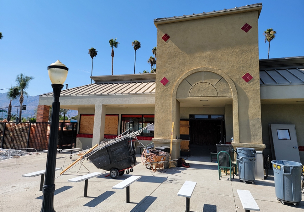 Fillmore’s abandoned Burger King building in the Vons Shopping Center has construction underway. Crews were gutting the building this past week, with fences up while it is under construction. What’s coming to Fillmore? Rumors are a Wingstop and Jamba Juice to share the building.