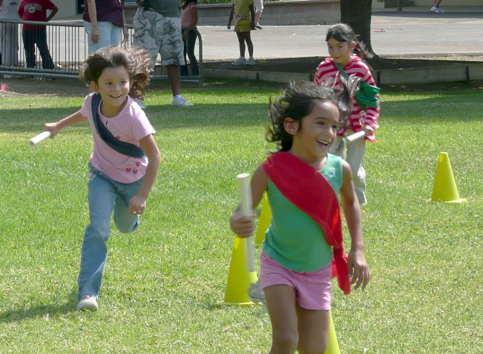 First grade girl relay.