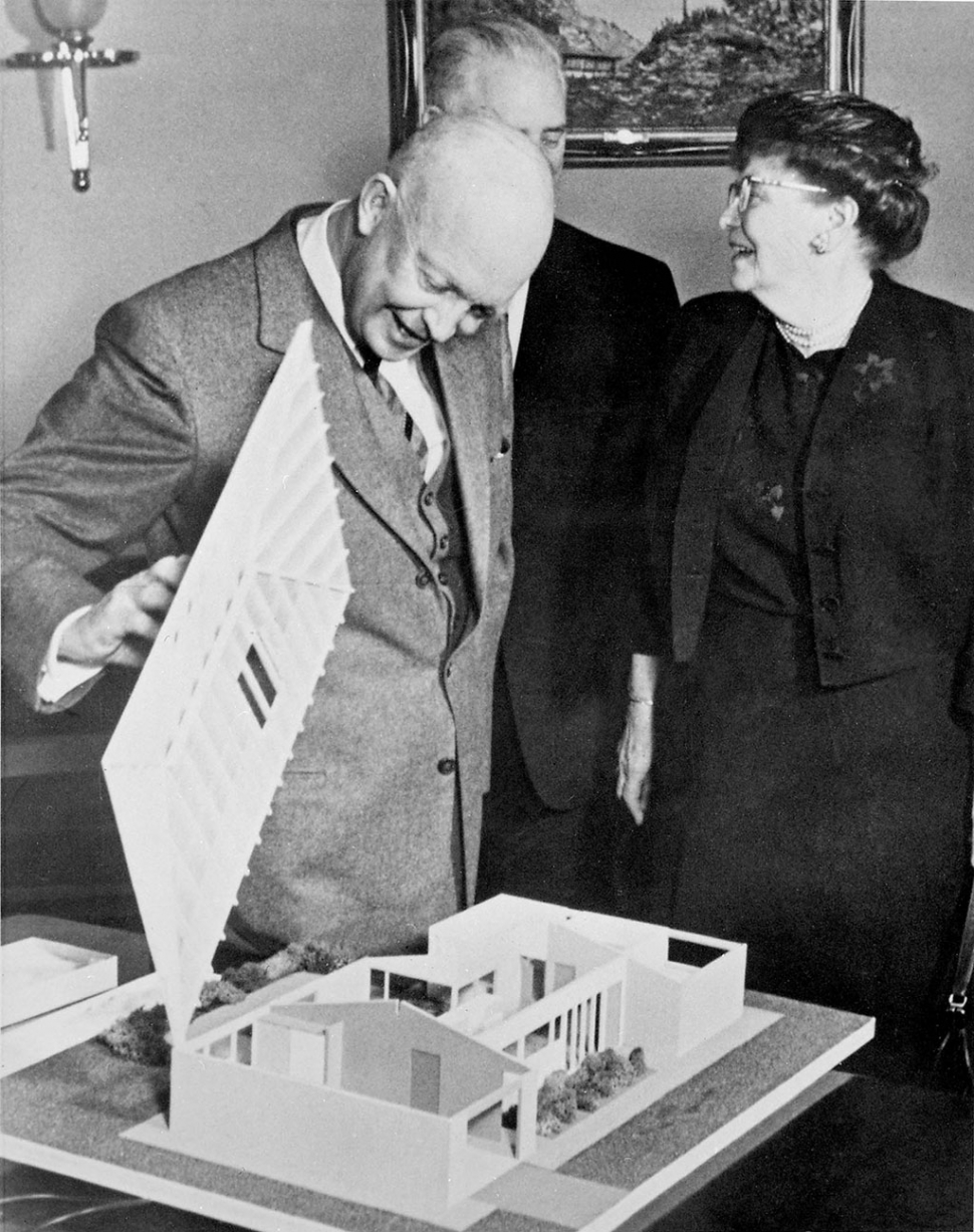 DR. ETHEL PERCY ANDRUS AND EISENHOWER: Andrus and President Eisenhower looking at “Freedom House,” a universal design home that would allow older people to age in place.
Courtesy of: The Gables of Ojai Archives
