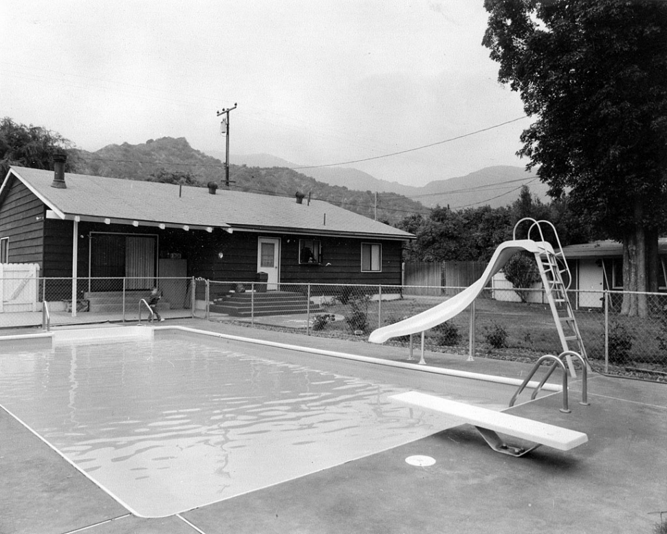 Photo of the Week from the Gazette History Archives. Can you identify this photo or any of the people in it? If so, please add any information about this photograph in the comments section provided at the bottom of this posting. Thank You.