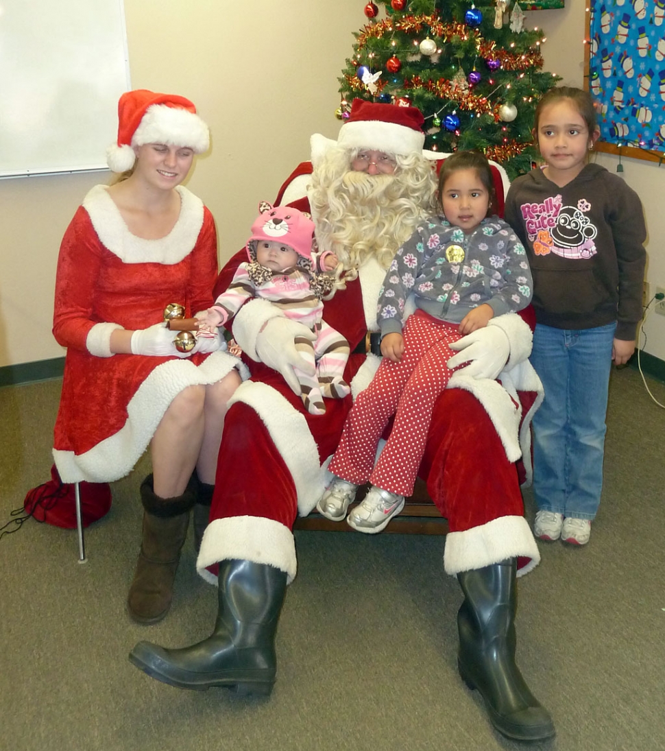 Santa Claus brought joy to the Fillmore Police Storefront.