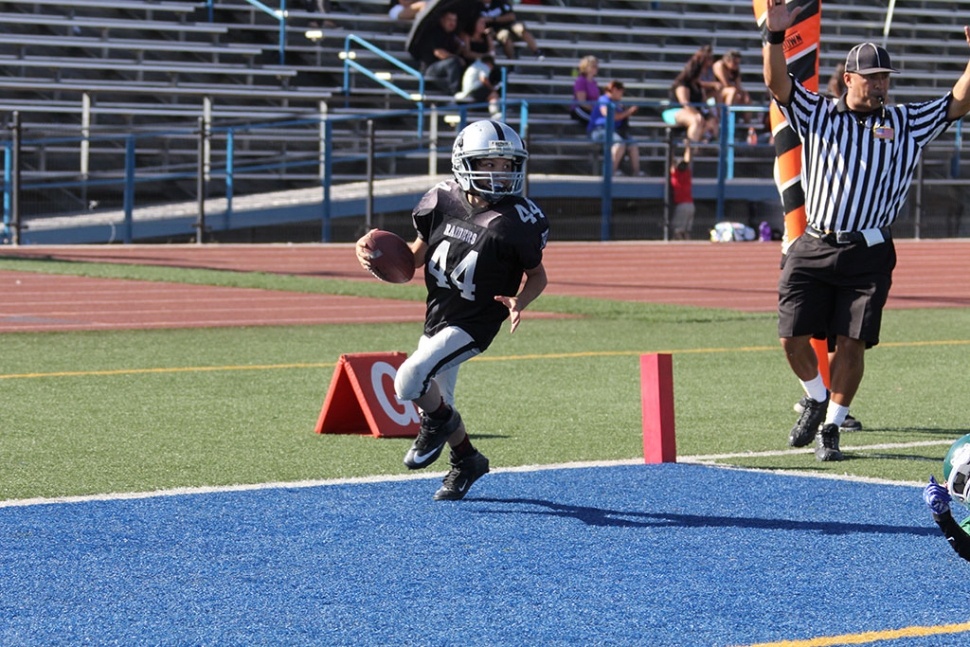 Raiders Junior 1 #44 makes a touchdown