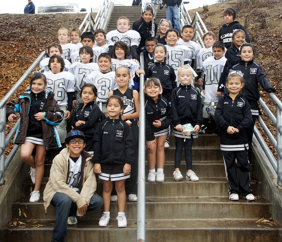 Congratulations to the Fillmore Raiders Mighty Mite Silver Division 1 team who finished with a 10-2 record! This year, they were runner up in the Division 1 Superbowl Championship game, held on November 20, 2010 at Westlake High School. The Division 1 GCYFL (Gold Coast Youth Football League) is a very competitive divison where the Raiders Mighty Mite Silver team went against teams from Santa Clarita, Westlake, Simi Valley and Ventura. In addtion, this team last year had a record of 9-3 and was a finalist for the Division 2 GCYFL (Gold Coast Youth Football League) Championship game. The team would like to thank our Raiderettes, family and fans for all there support this season.