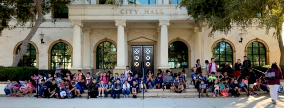 On Tuesday, October 8th, Rio Vista Elementary 3rd graders stopped by Fillmore City Hall for a tour. Pictured above are the 3rd graders after the tour. Courtesy City of Fillmore Facebook Page.