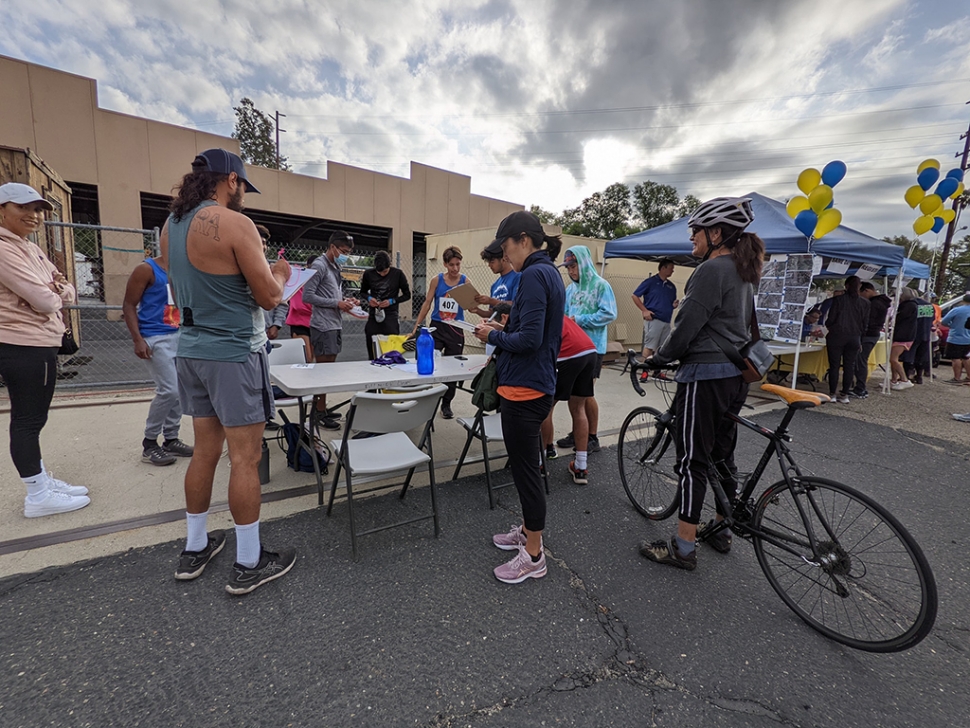 On Saturday, May 21st, Rotary Club of Fillmore hosted a Spring Fling 5/10K Run & Fitness Walk. The run & fitness walk began at 8am in front of the Fillmore Fire Station. After the run, you could grab a snack, relax and enjoy the sounds of a local DJ. There was Bounce House for the kids located at the finish line. There were plenty of awards and raffle prizes for a great day of fun! Photos courtesy https://www.facebook.com/Rotary-Club-of-Fillmore-122596744675