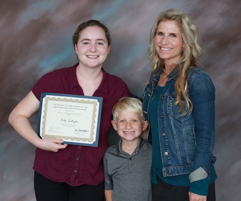 (l-r) Molly Gallagher, Declan Feeney (Helen Yunker’s great nephew) and his mother Amy Feeney (niece of Helen Yunker) who presented the Helen Yunker Music Scholarship.
