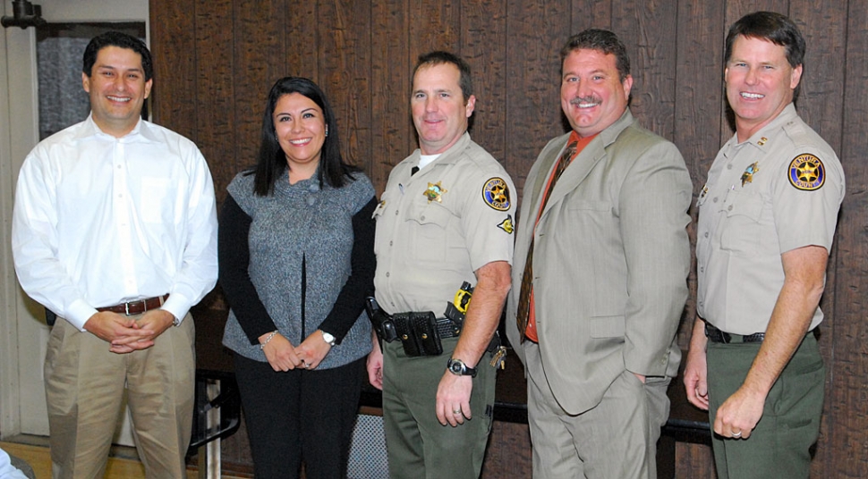 Pictured (l-r) School Board President John Garnica, Mountain View Elementary Principal Chrissy Schieferle, deputy Tony Biter, Sergeant Dave Wareham and Captain Tim Hagel. Starting next week “Adopt a Cop” program will begin at the elementary schools.