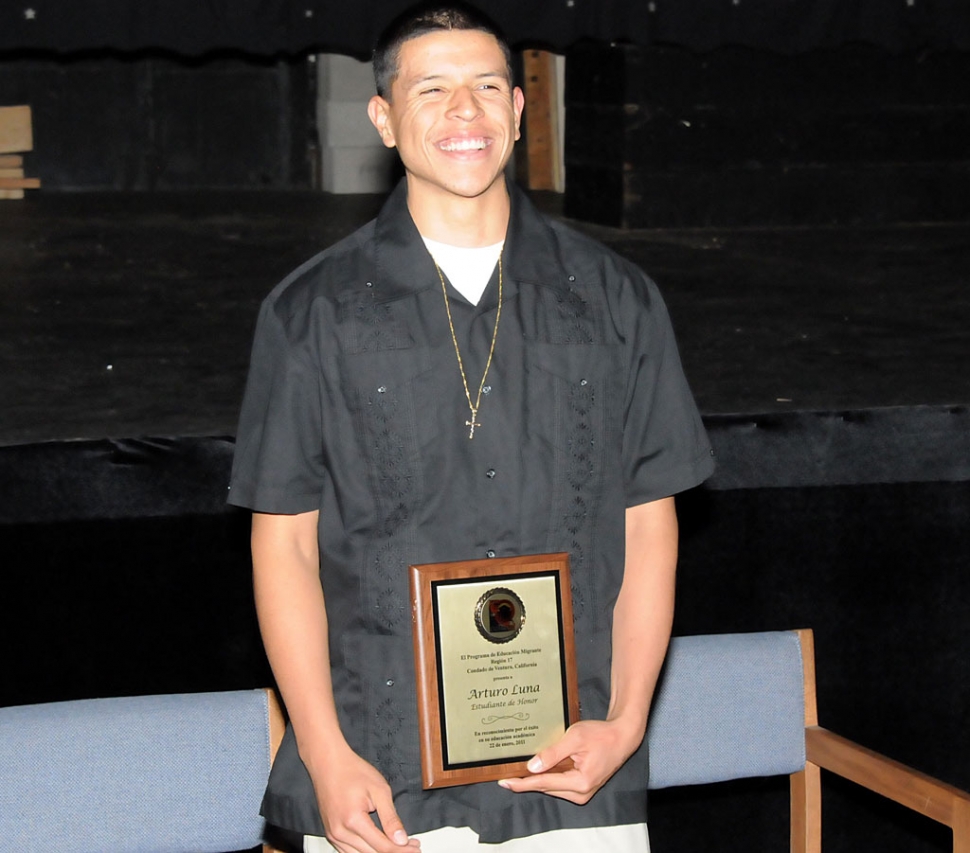 Migrant Student of the Year Arturo Luna.