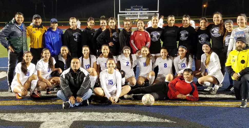 Fillmore High School Soccer Programs Hosted it's annual alumni game on Friday 12-23-16.  Girls finished 3-3 & the boys won 5-2.  Thank You to all the alumni who came out to support and a special thanks to Arnold Munoz, Jose Ruiz and Fernando Magdaleno who refereed both games. 