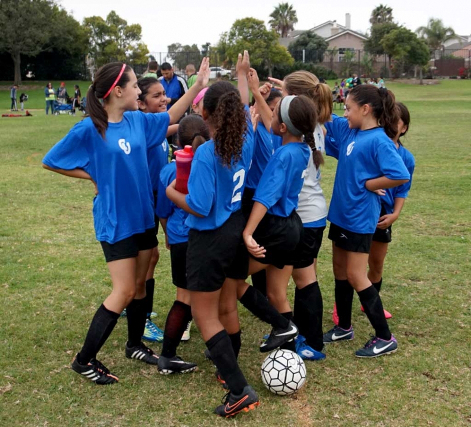 Fillmore's 10U Girls Soccer Club Team; California United finished their season this past Saturday August 27th, losing to number 2 seed Oxnard Pal Soccer Club. The Girls placed 3rd seed this season, among very tough opponents. Although more than half the team are below age, they gained respect among teams in the 10U division. Nine-year-old Jadon Rodriguez scored off an assist by teammate Lexis Pina. This was the only goal allowed by the outstanding Oxnard Pal Team. Fillmore’s California United FC will be growing, expanding with teams from 8U- 17U in the near future. We hope to bring, quality training for our community youth in a competitive environment.