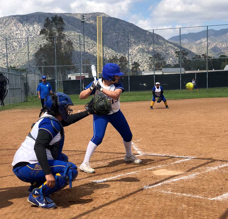 Flashes batter #13 Janeah Castro as she bats against Lakeview’s pitcher in their game last Saturday. Photo courtesy
Heidi Hinklin.