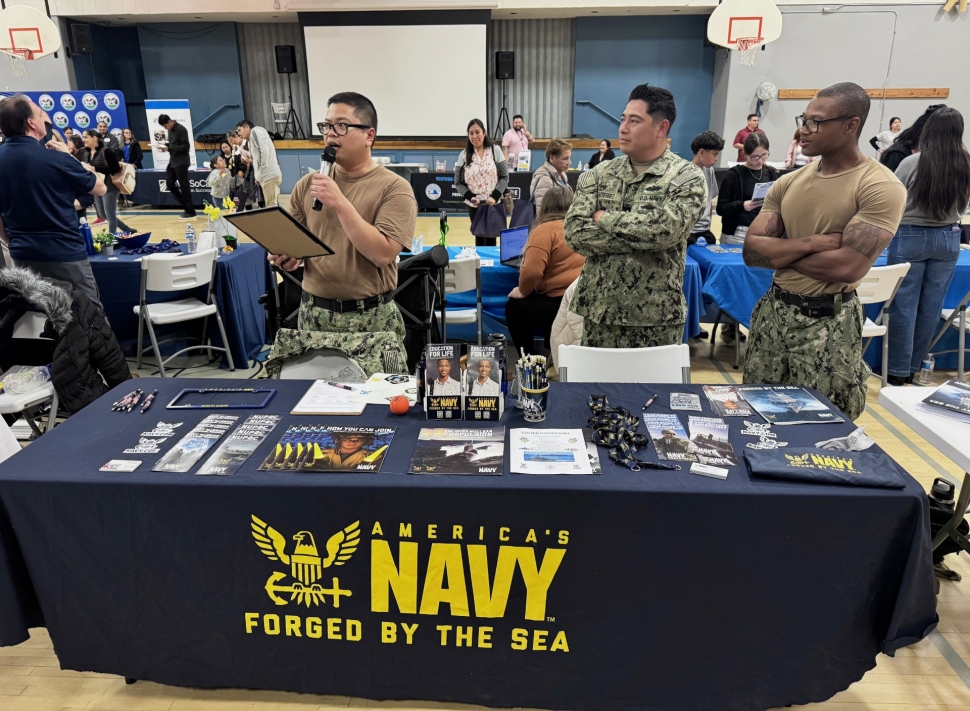 The Fillmore Unified School District’s Adult Education Program and the Workforce Development Board of Ventura County sponsored a Job & Community Expo at Fillmore Middle School. Thirty vendors offered jobs or community services and over 100 Fillmore residents attended, including residents from Santa Paula and Simi Valley. Twelve people were offered job interviews.