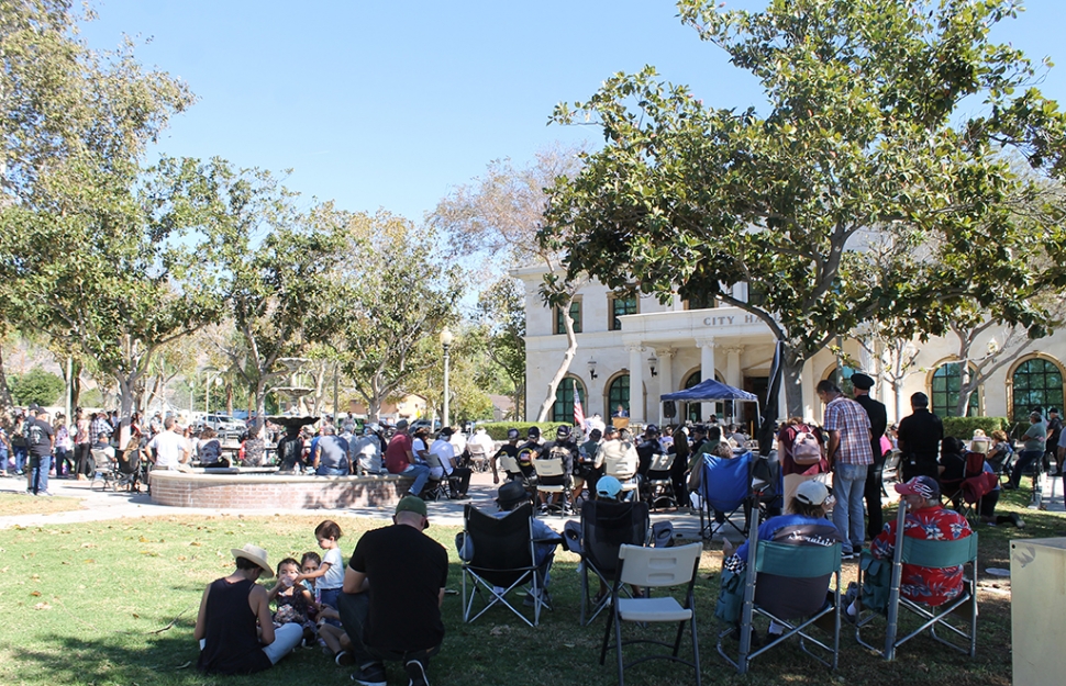 In front of Fillmore City Hall crowds of Veterans along with residents came out to show their respect to our Hero’s at the Veterans Day Ceremony. Each military branch was recognized. In attendance were speakers John Munoz of Fillmore who spoke about helping fellow veterans, and Deej Fuentes of Camarillo who spoke of her service in the Marines. Also in attendance for the ceremony were the Fillmore Police and Fire Departments, Fillmore City Council, Fillmore VFW Post 9637 and more.