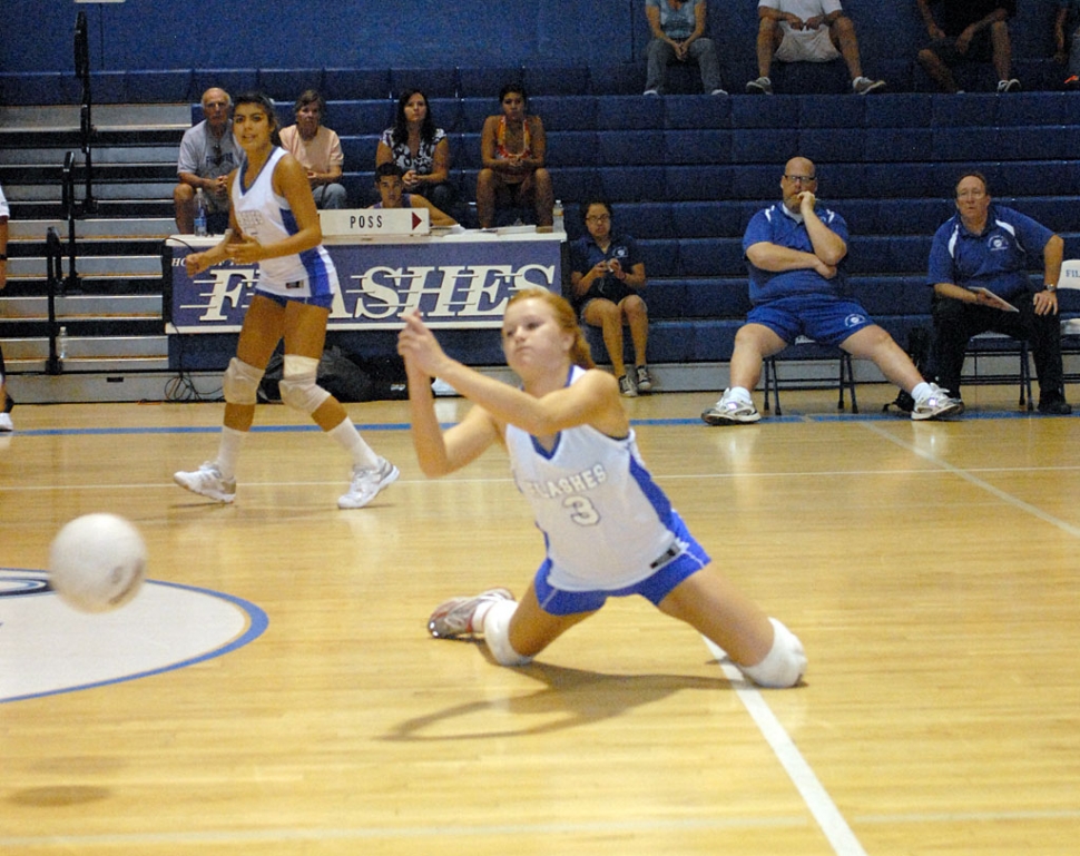 Anna Aarstad # 3 dives for the ball.