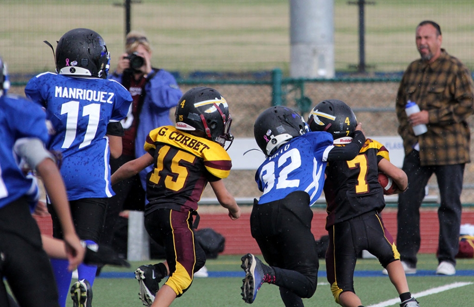 Bears Pee Wee #32 makes tackle in the back field. Photos courtesy Crystal Gurrola